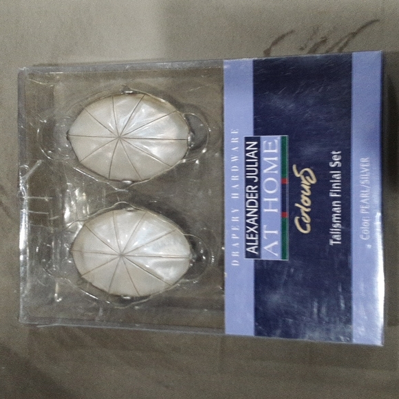 DRAPERY HARDWARE PEARL/SILVER Talisman Finial Set New In Box - Picture 2 of 6